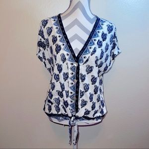 Lucky Brand White Blue Green Pattern V-Neck Tie Front Short Sleeve Top Medium